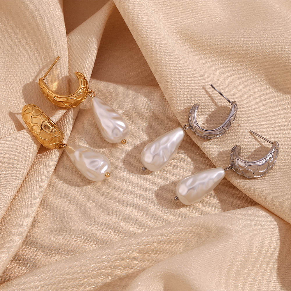 Soir Pearl Earrings, Old Money